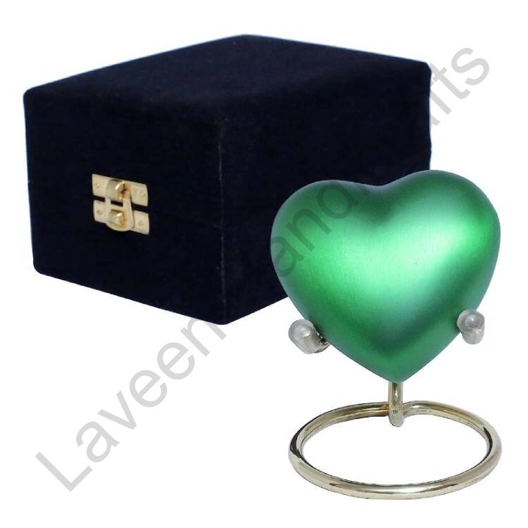 Classic Plain Heart Shaped Urn Matt Green